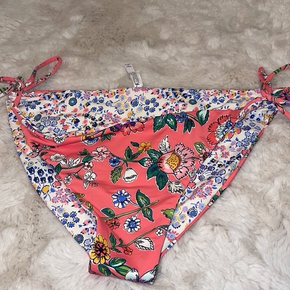 Vera Bradley Reversible String side Bikini Pant L (12-14) - Picture 2 of 14